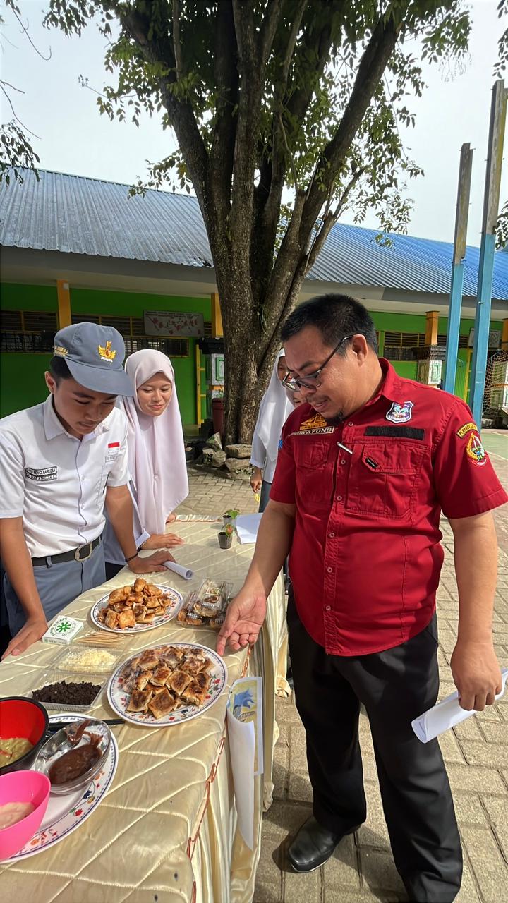 Murid Diajari Rancangan Pemberdayaan Komunitas