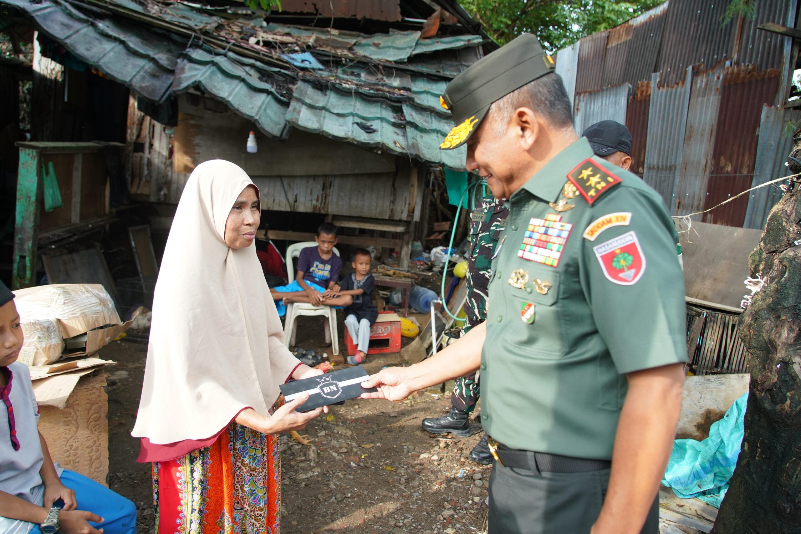 Pangdam XIV/Hsn Angkat Derajat Kesejahteraan Guru TK Kartika