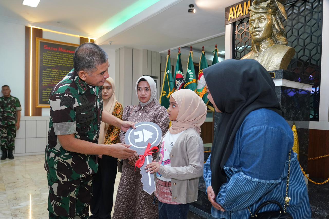 Negara Hadir untuk Pejuang Bangsa, Pangdam XIV/Hsn Serahkan Santunan Rumah Tahap II