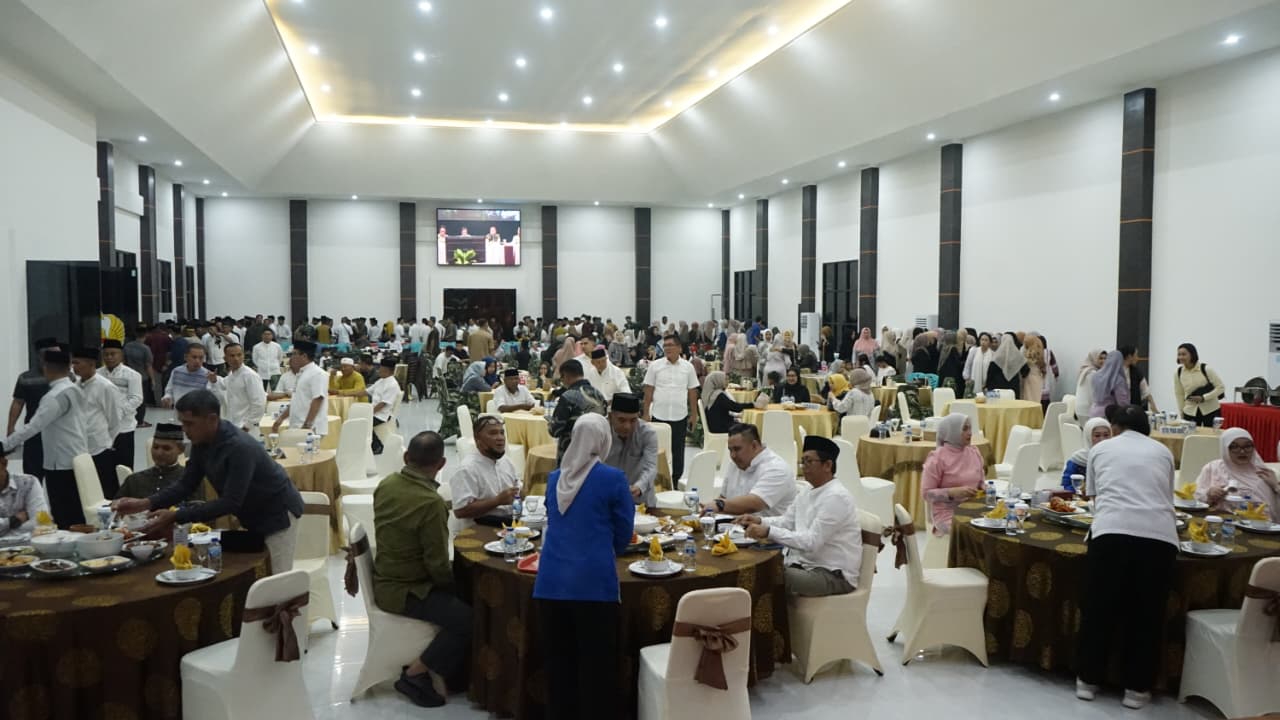 Pererat Kebersamaan Prajurit, Pangdam XIV /Hsn Buka Puasa Bersama di Makorem 143/HO