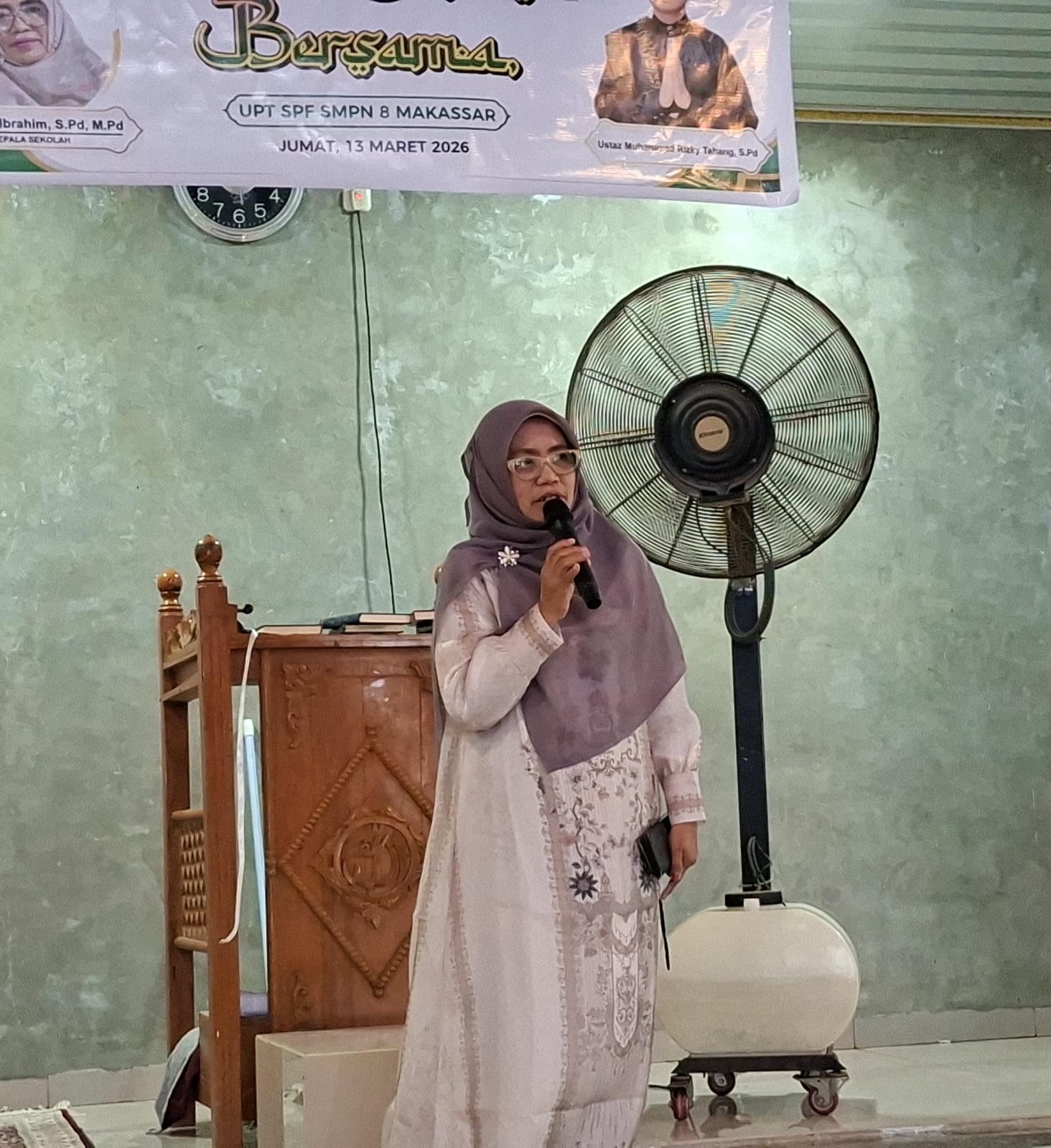 SMPN 8 Makassar Gelar Buka Puasa Bersama dan Bagi Takjil