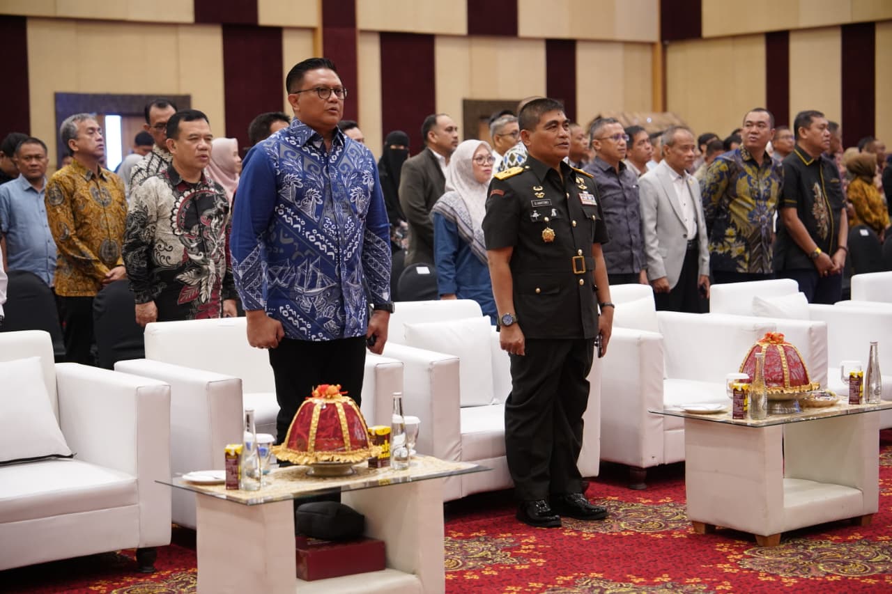 Dukung Kemajuan SDM Bangsa, Kasdam XIV/Hasanuddin Hadiri Promosi Doktor Ilmu Politik