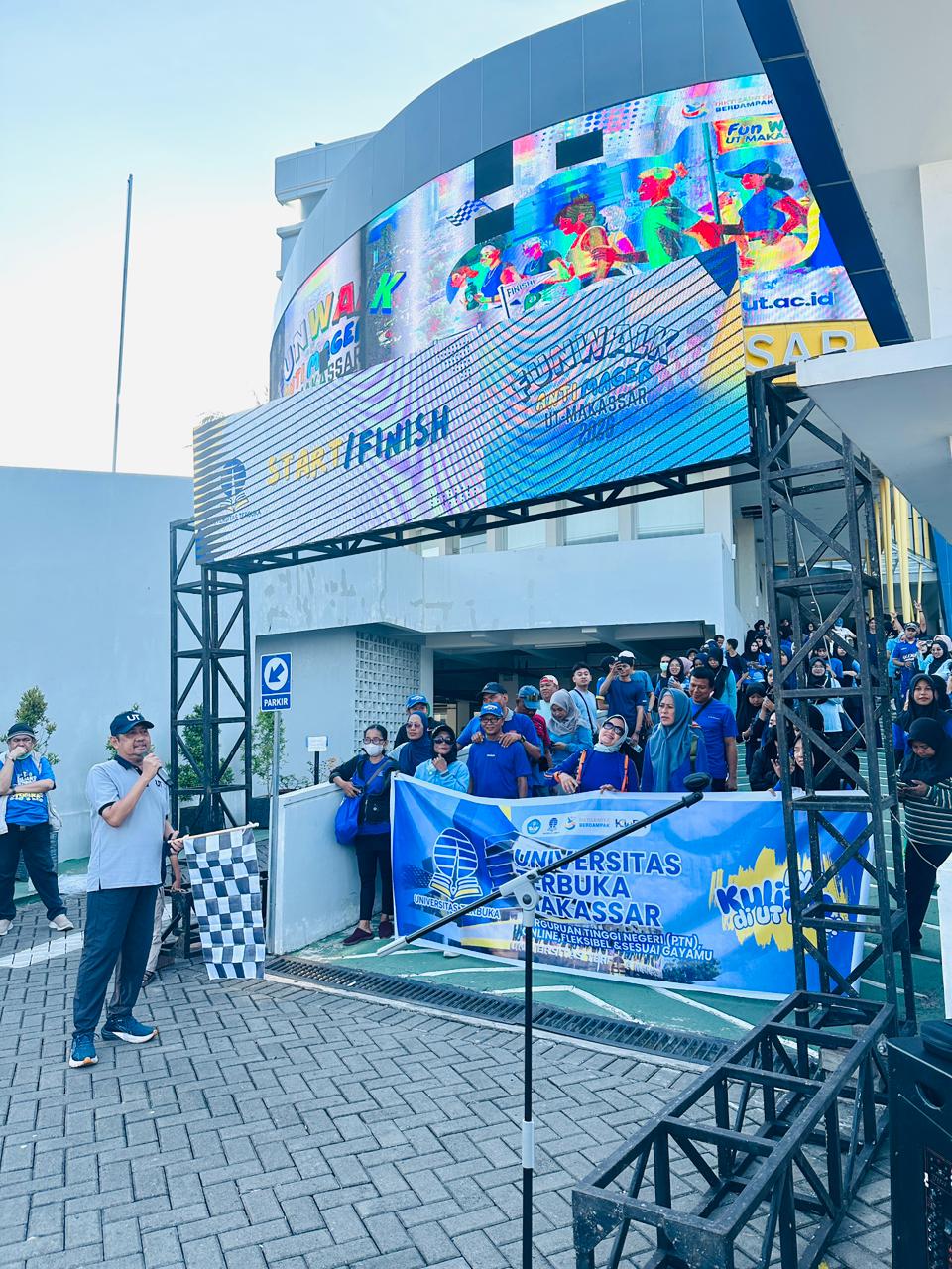 Funwalk Anti Mager UT Makassar 2026 Ramaikan Minggu Pagi, Buka Pendaftaran Mahasiswa Baru 4 Mei